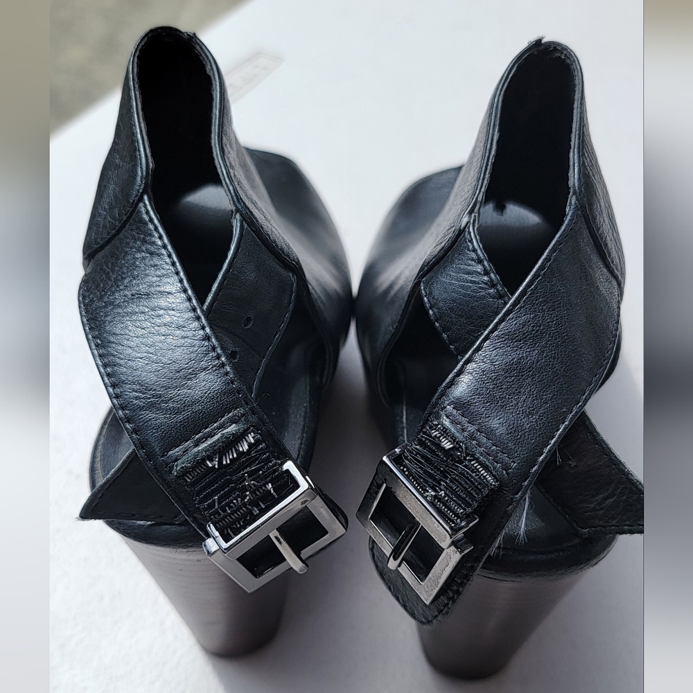 Kenneth Cole Wedges - Picture 3 of 5